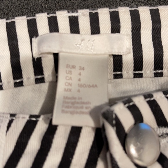 Women black and shorts size 4 - Picture 3 of 6